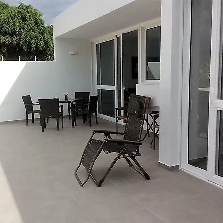 בית נופש Brand New Luxury